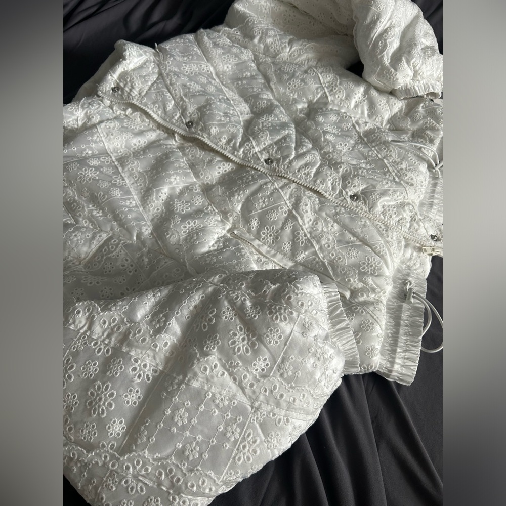 NWT ~ ๐ค๐ For Love & Lemons Sloane Eyelet Puffer Coat Small - Picture 3 of 10